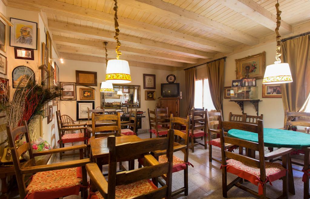 Hotel Casa Ruba Biescas  Eksteriør billede