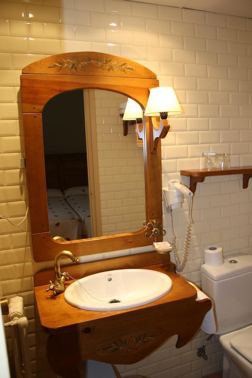 Hotel Casa Ruba Biescas  Eksteriør billede