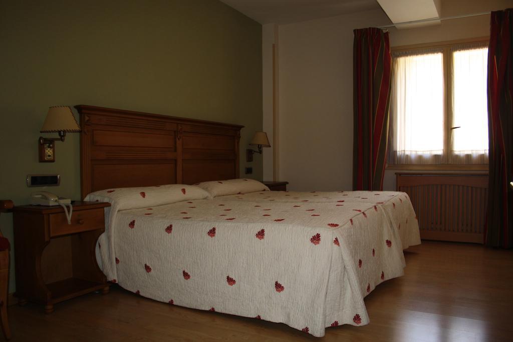 Hotel Casa Ruba Biescas  Værelse billede